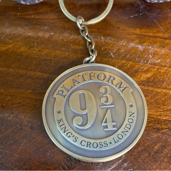 ⚡ Gryffindor House Pride Bundle - Tervis Tumbler, Keychain & Patch⚡ - Picture 7 of 12